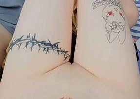 sex yuna shina Vy Trần mặc đồ bó lên cơn nứng lồn